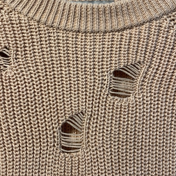Cotton by Autumn Cashmere distressed Scallop Shaker Sweater in camel. Size S - Picture 6 of 10